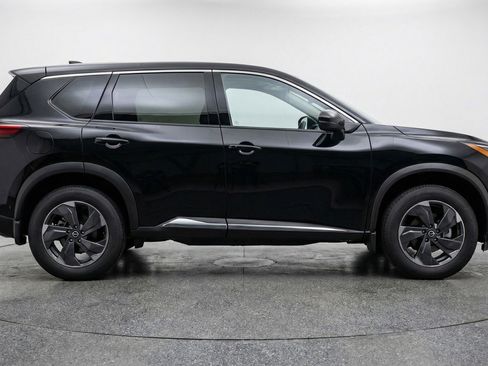 Used 2025 Nissan Rogue SV image 11