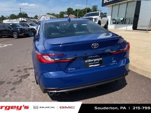 Used 2025 Toyota Camry SE w/ Convenience Package FWD image 9