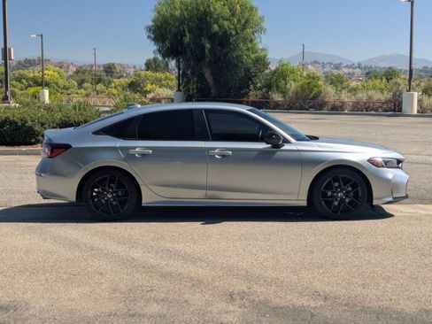 Used 2025 Honda Civic Sport image 4