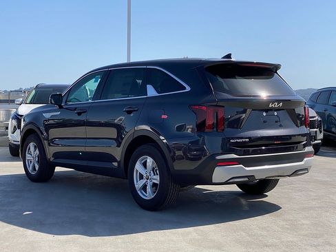 New 2026 Kia Sorento LX FWD image 6
