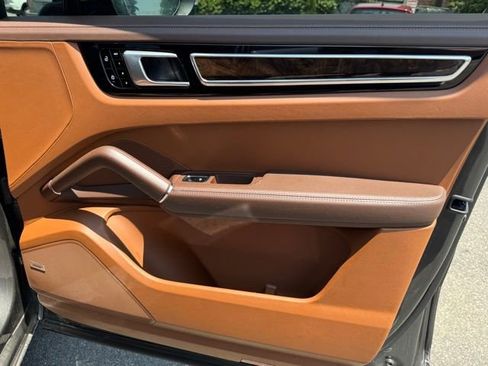 Used 2021 Porsche Cayenne GTS image 16