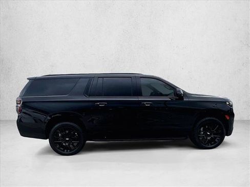 Used 2022 Chevrolet Suburban RST w/ Sport Performance Package AWD/4WD image 5
