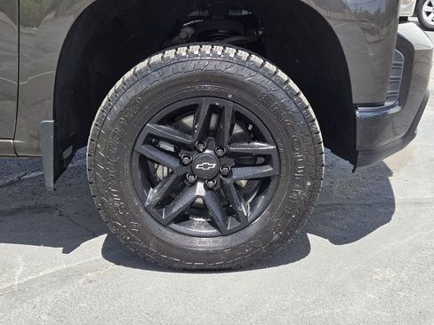 Used 2021 Chevrolet Silverado 1500 LT Trail Boss AWD/4WD image 11
