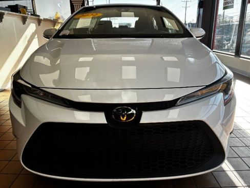 Used 2022 Toyota Corolla LE FWD image 5