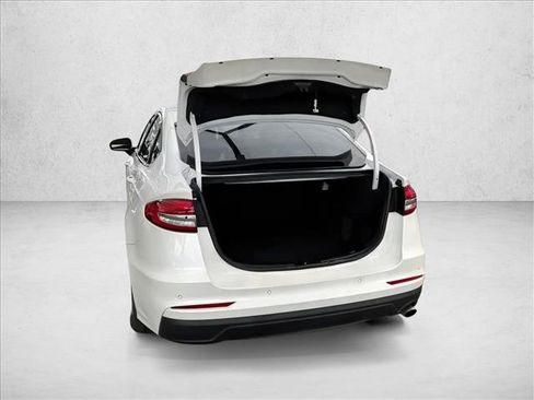Used 2020 Ford Fusion SE FWD image 7