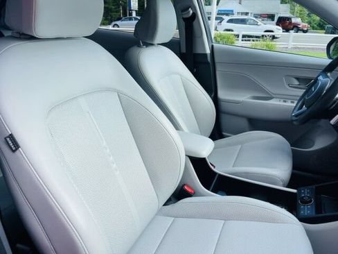 Used 2024 Hyundai Kona Limited AWD/4WD image 12