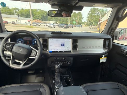 New 2026 Ford Bronco Outer Banks AWD/4WD image 12