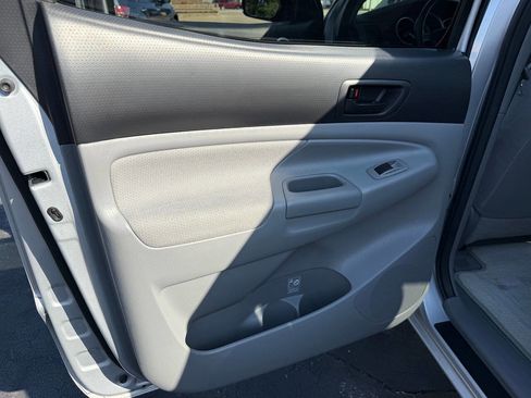 Used 2011 Toyota Tacoma 4x4 Double Cab image 30