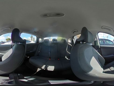 Used 2025 Kia K4 LXS image 41