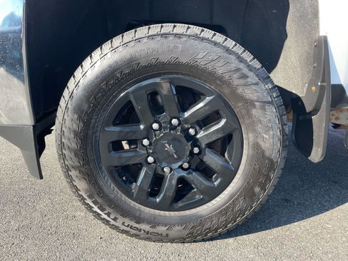 Used 2019 Chevrolet Silverado 2500 W/T AWD/4WD image 5