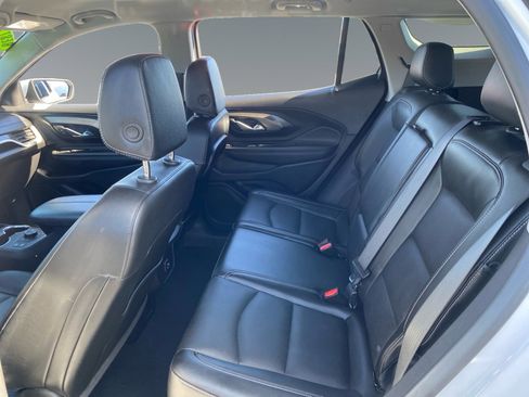Used 2024 GMC Terrain SLT image 13