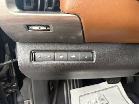Used 2022 Nissan Pathfinder Platinum AWD/4WD image 21