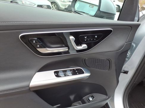Used 2024 Mercedes-Benz GLC 300 GLC 300 image 14