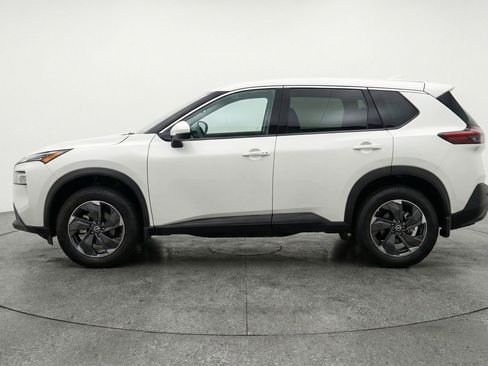 Used 2025 Nissan Rogue SV image 5