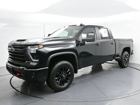 Used 2026 Chevrolet Silverado 2500 LT w/ Trail Boss Package AWD/4WD image 3