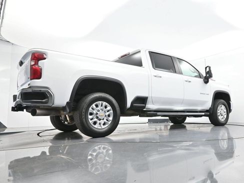 Used 2025 Chevrolet Silverado 2500 LT AWD/4WD image 44
