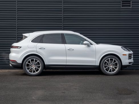 New 2026 Porsche Cayenne image 9