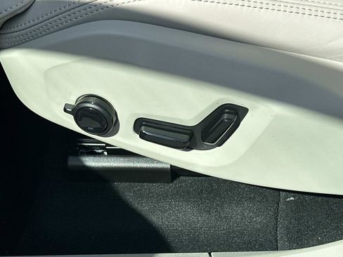 New 2026 Volvo XC60 B5 Ultra w/ Climate Package image 14