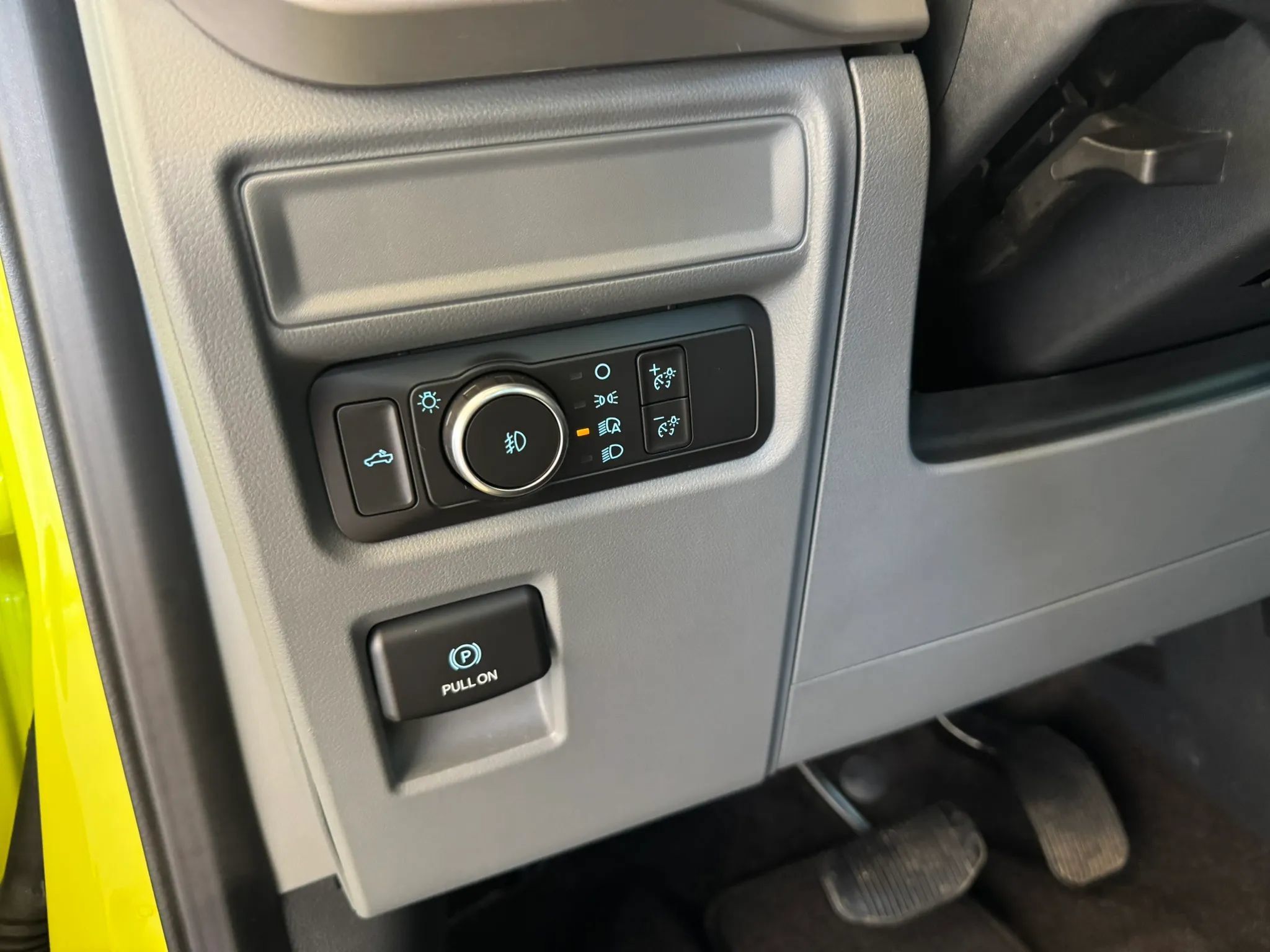 Used 2022 Ford F150 XL w/ Equipment Group 101A High RWD image 14