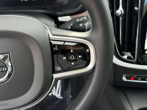 Certified 2025 Volvo V60 B5 Cross Country Plus image 24