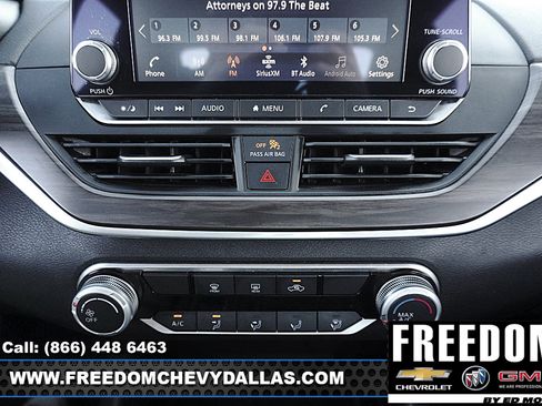 Used 2024 Nissan Altima 2.5 SV FWD image 17