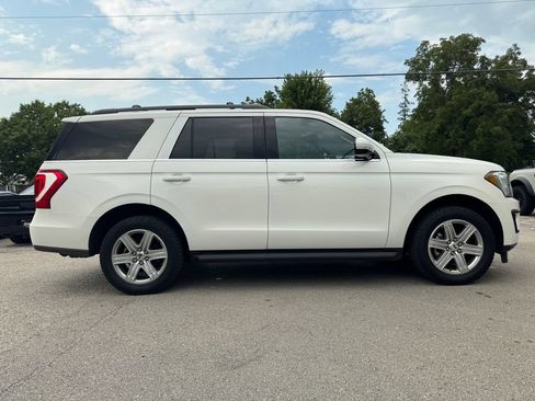 Used 2020 Ford Expedition XLT w/ Equipment Group 201A AWD/4WD image 4