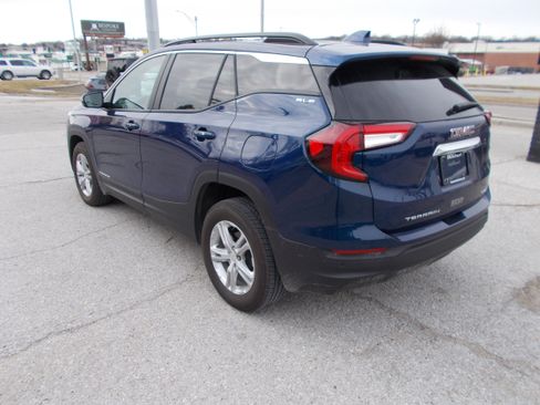 Used 2023 GMC Terrain SLE w/ Driver Convenience Package image 7