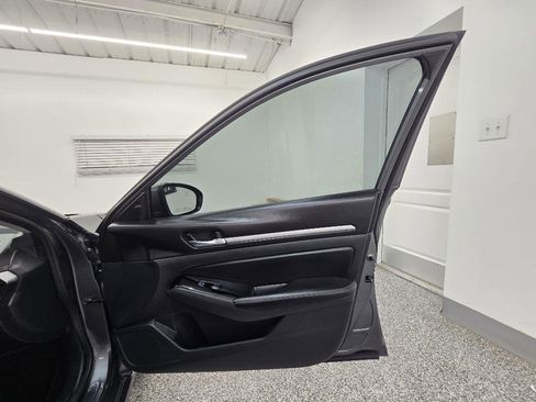 Used 2023 Nissan Altima 2.5 SV FWD image 30