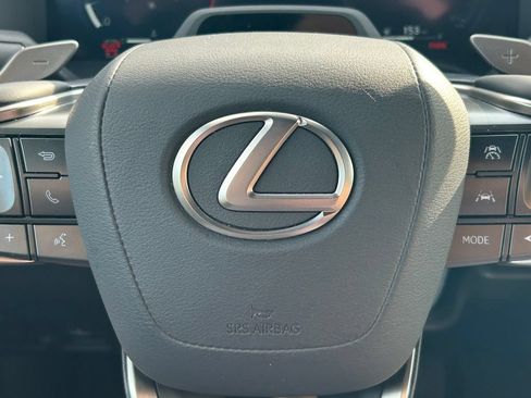 Used 2025 Lexus GX 550 w/ Accessory Package (31) AWD/4WD image 40