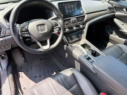 Used 2019 Honda Accord Touring image 9