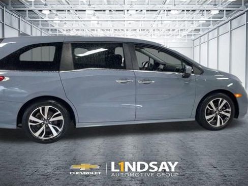 Used 2023 Honda Odyssey Touring image 2
