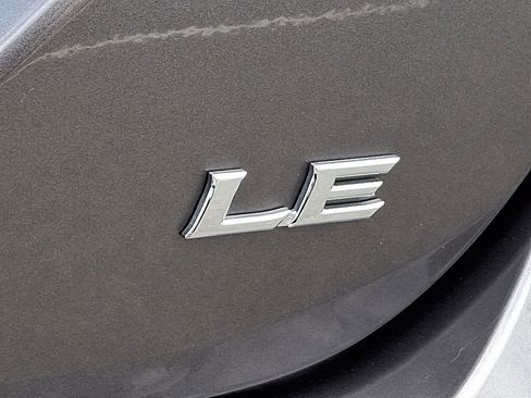 Used 2019 Toyota Camry LE w/ Convenience Package FWD image 32