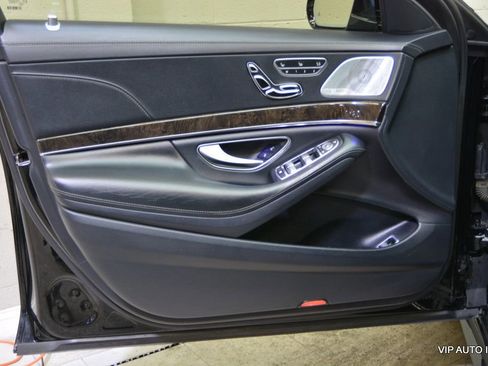 Used 2015 Mercedes-Benz S 550 Sedan image 7