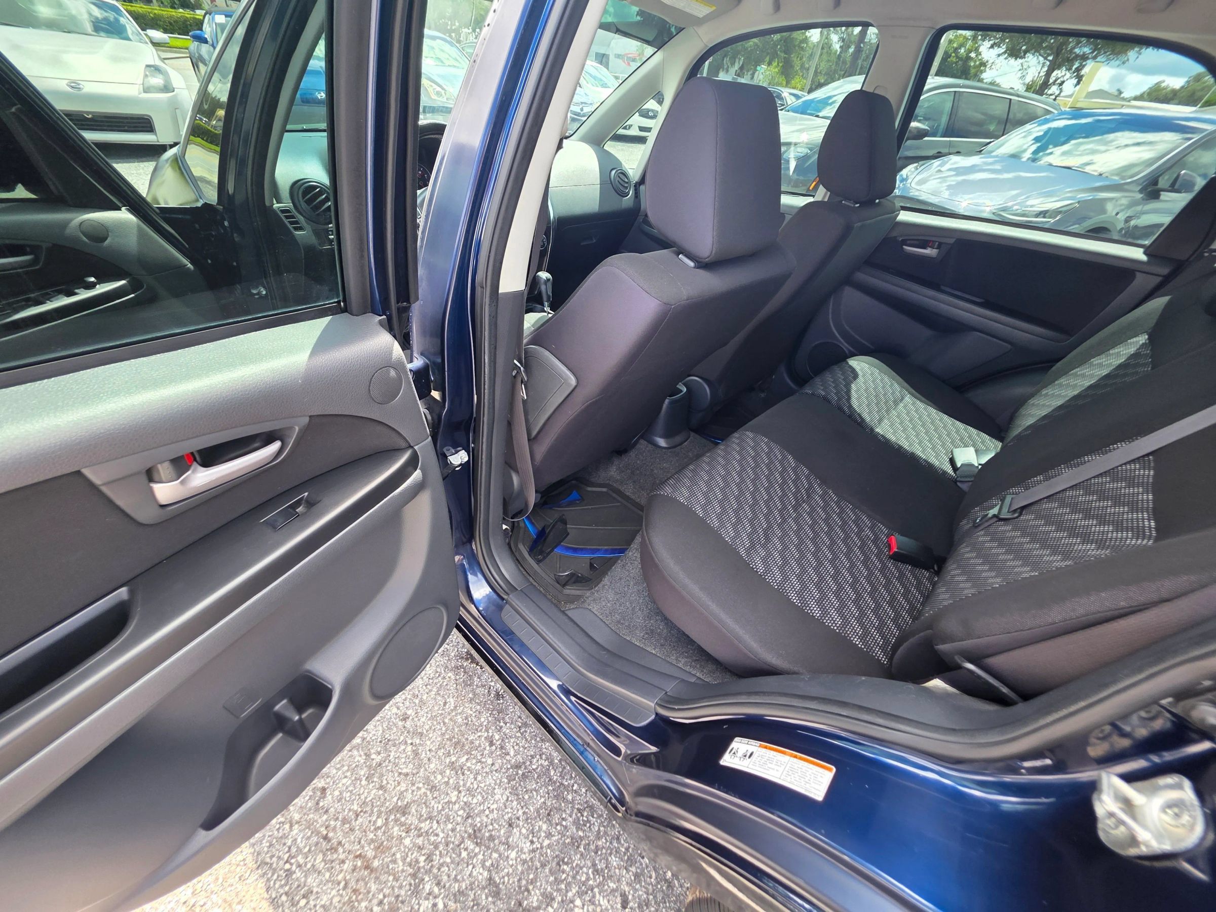 Used 2008 Suzuki SX4 Hatchback FWD image 13