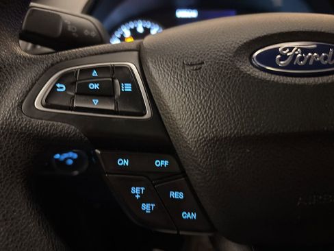 Used 2021 Ford EcoSport SE w/ SE Convenience Package image 16