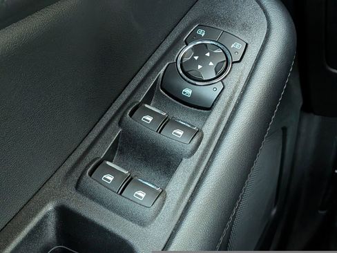 Certified 2024 Ford Edge SE w/ Black Appearance Package image 26