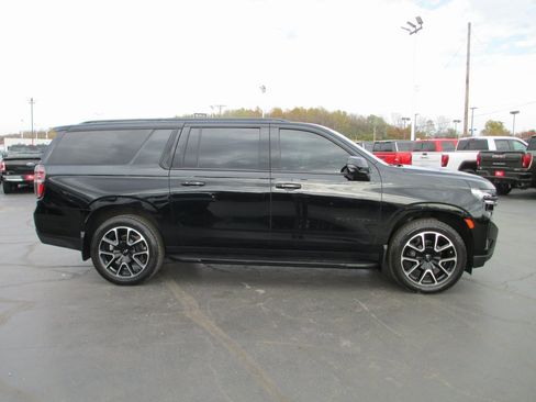 Used 2022 Chevrolet Suburban RST w/ Luxury Package image 3