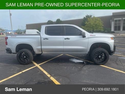 Used 2019 Chevrolet Silverado 1500 Custom Trail Boss w/ Custom Convenience Package AWD/4WD image 3