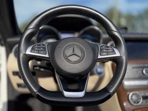 Used 2019 Mercedes-Benz SLC 300 image 37
