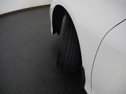 Used 2019 Honda Accord EX image 16