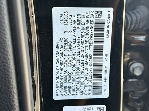 Used 2025 Honda Civic Sport image 28