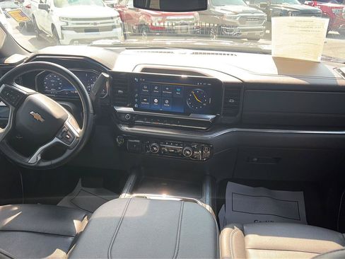 Used 2024 Chevrolet Silverado 2500 LTZ w/ LTZ Convenience Package AWD/4WD image 24