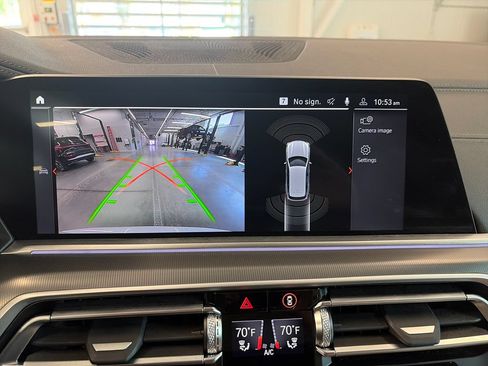 Used 2022 BMW X5 xDrive40i w/ M Sport Package AWD/4WD image 16