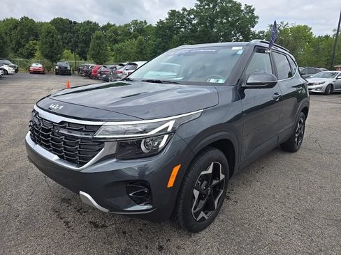 Certified 2024 Kia Seltos EX AWD/4WD image 3