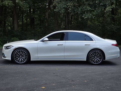 Used 2023 Mercedes-Benz S 580 4MATIC Sedan image 3