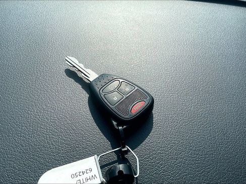 Used 2014 Jeep Compass Latitude w/ Sun/Sound Group FWD image 34