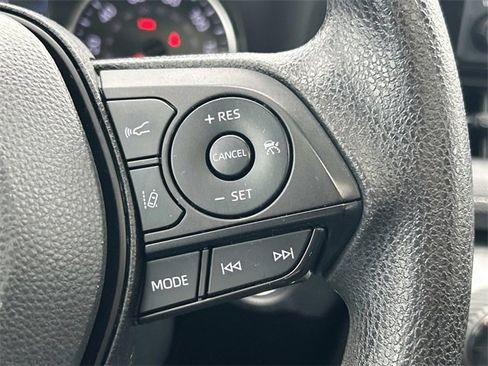 Used 2022 Toyota RAV4 XLE image 36