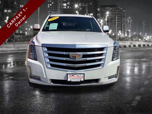 Used 2019 Cadillac Escalade Luxury image 4