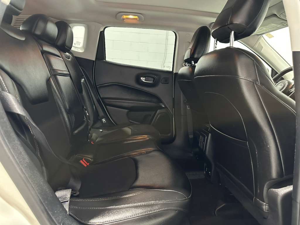 Used 2018 Jeep Compass Latitude w/ Popular Equipment Group FWD image 13
