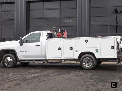 Used 2022 Chevrolet Silverado 3500 W/T w/ WT Fleet Convenience Package image 5